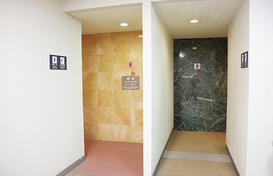 更衣室男女入り口