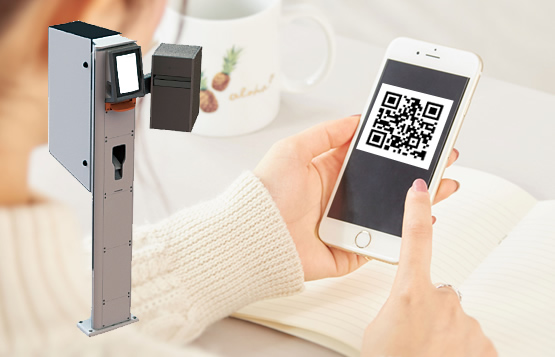 自動発券機とスマホに届くQRコードのイメージ