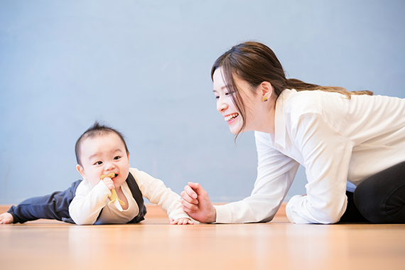 子供を遊ばせるイメージ