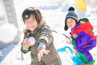 雪遊びイメージ