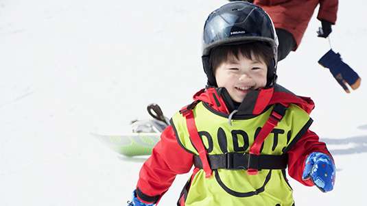 日本スノーボードアカデミー子供の喜ぶイメージ